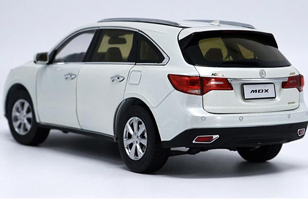 1/18 2014 Acura MDX diecast model in white